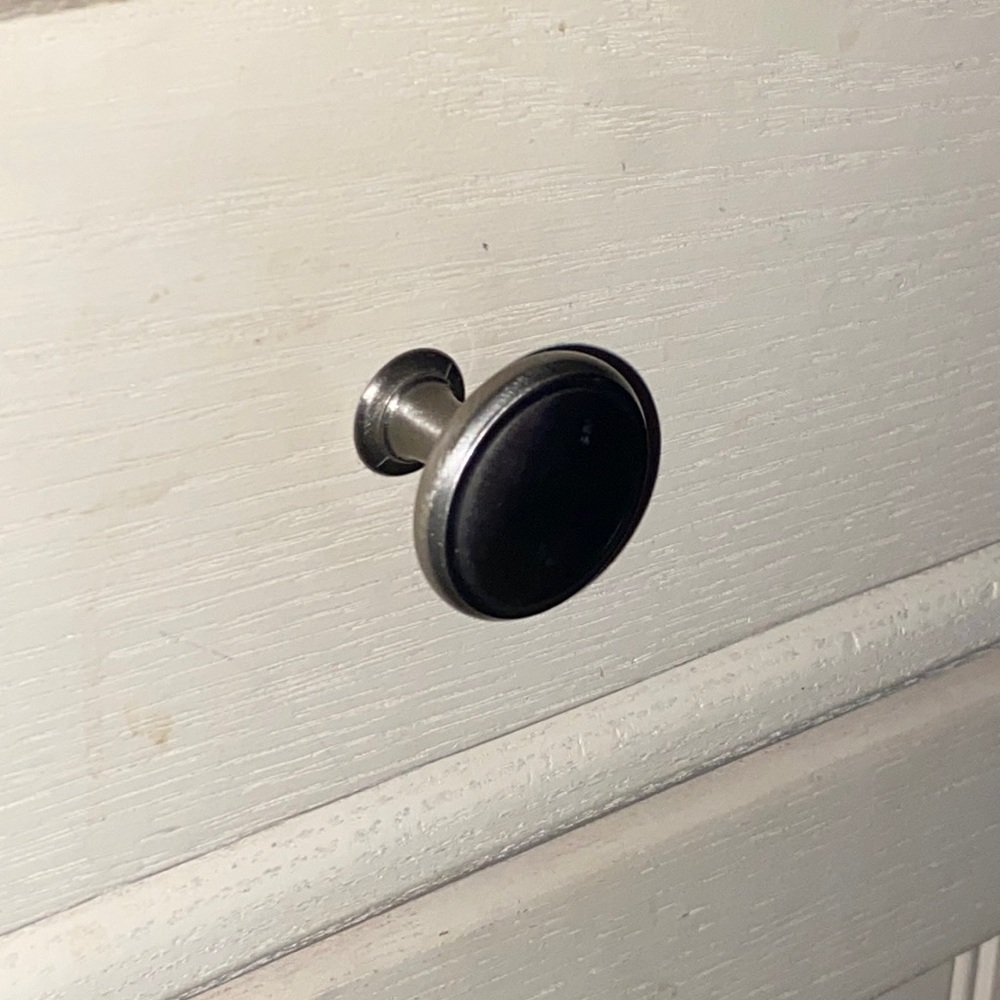 NWOT Drawer Pull Knobs